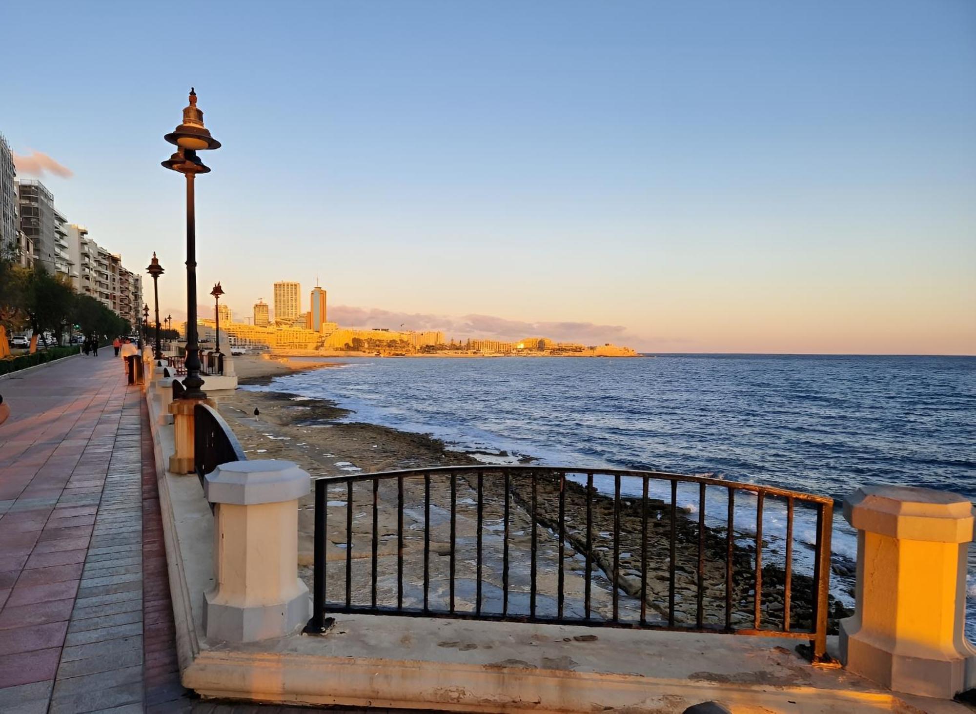 Apartamento Sliema Cosy Penthouse With Bbq Exterior foto