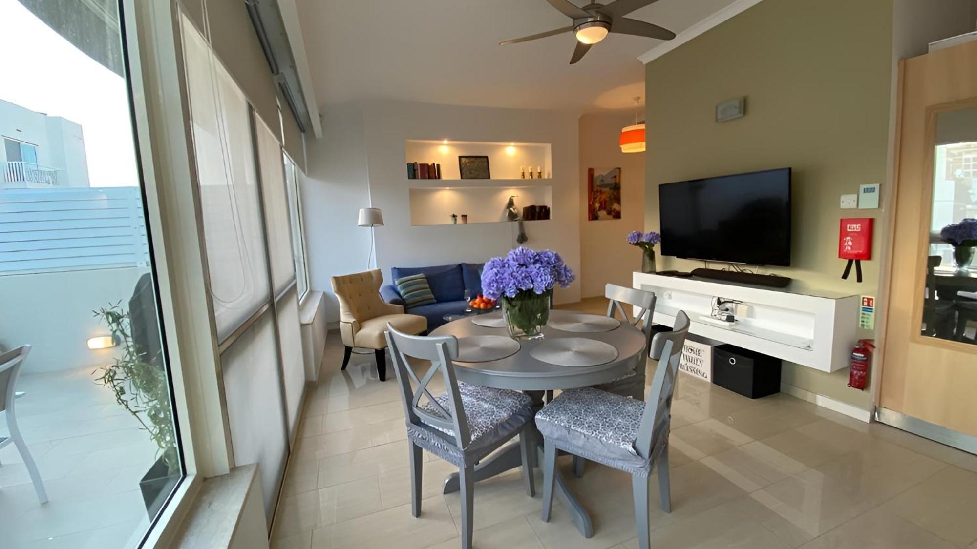 Apartamento Sliema Cosy Penthouse With Bbq Exterior foto