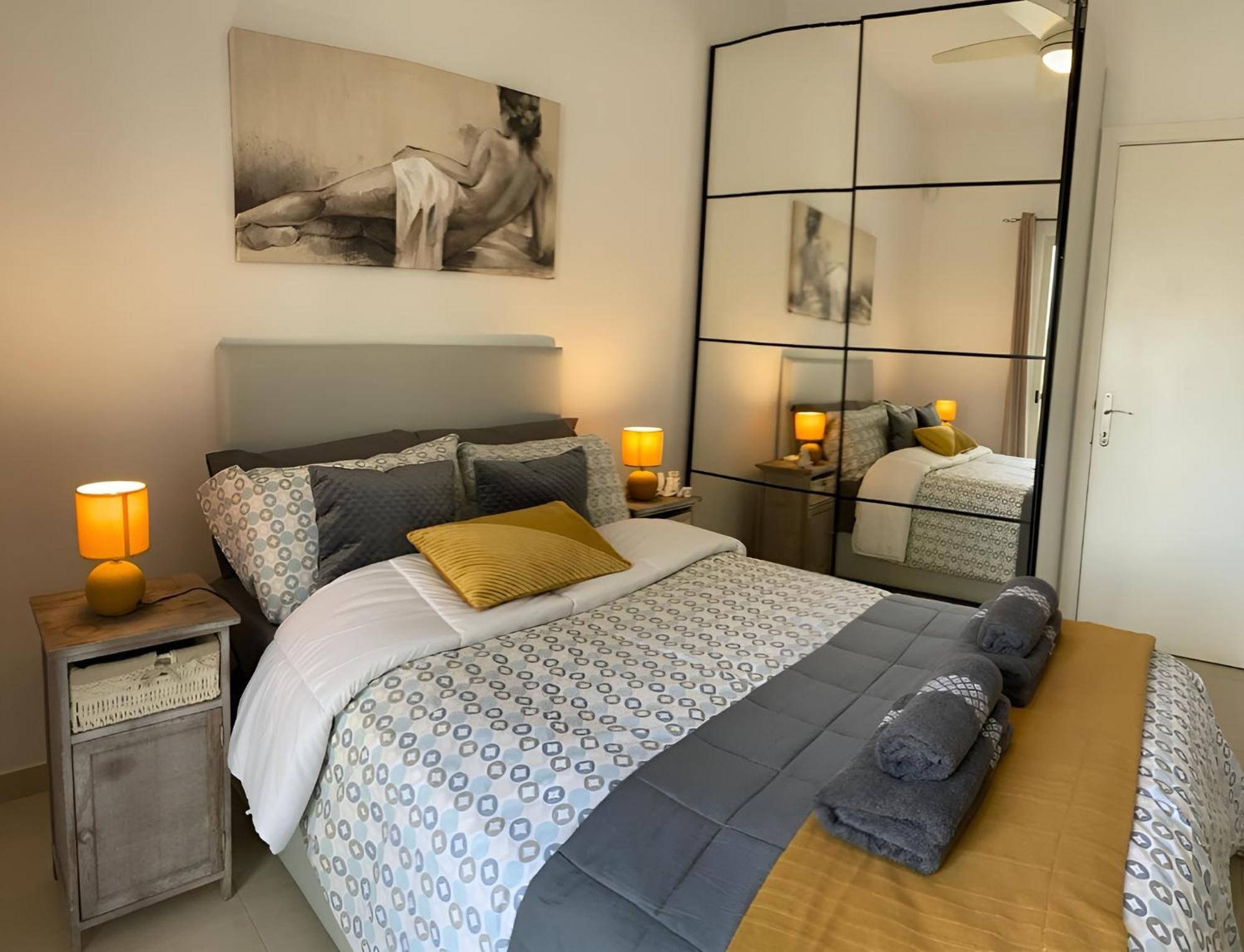 Apartamento Sliema Cosy Penthouse With Bbq Exterior foto